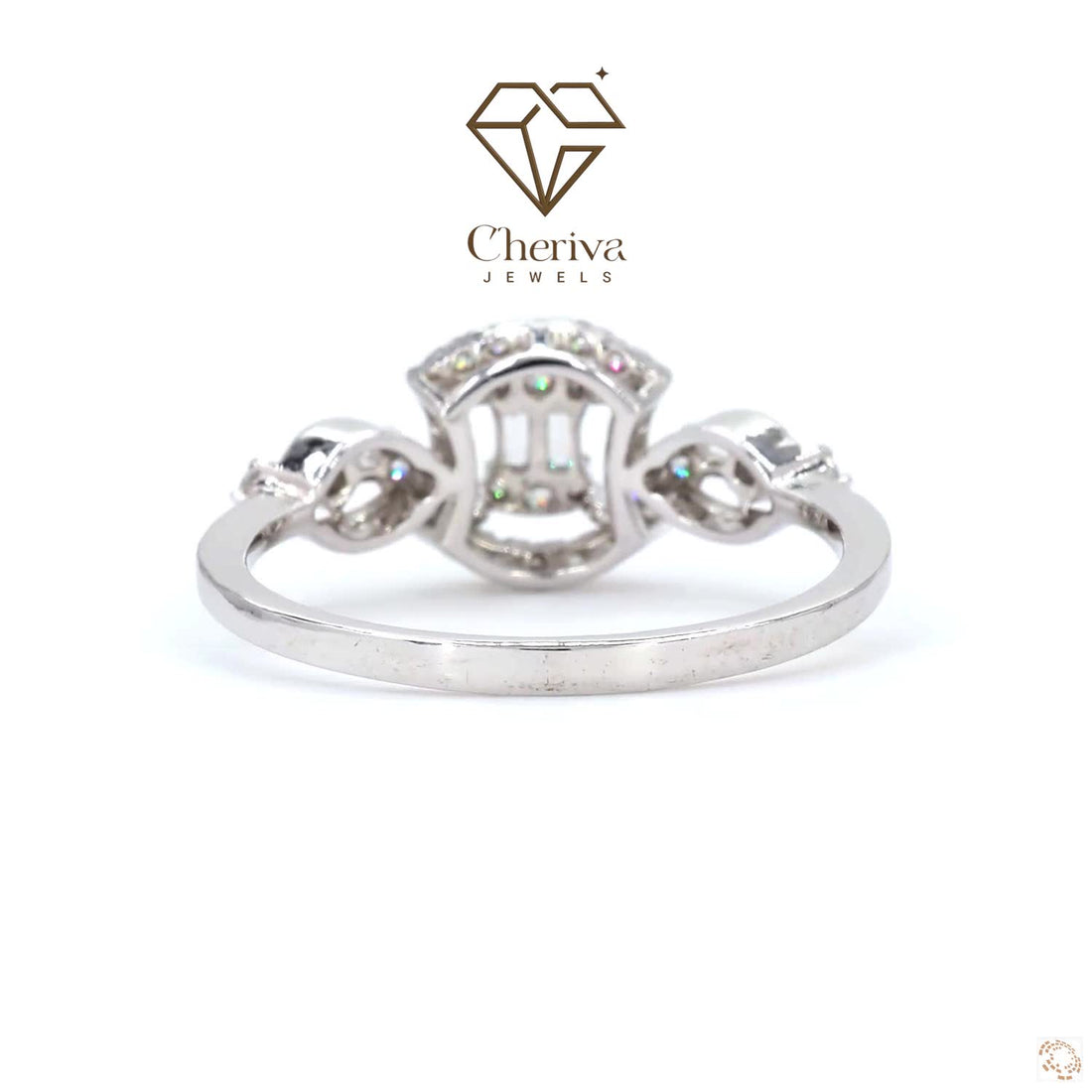 Round Cut Diamond Halo Engagement Ring
