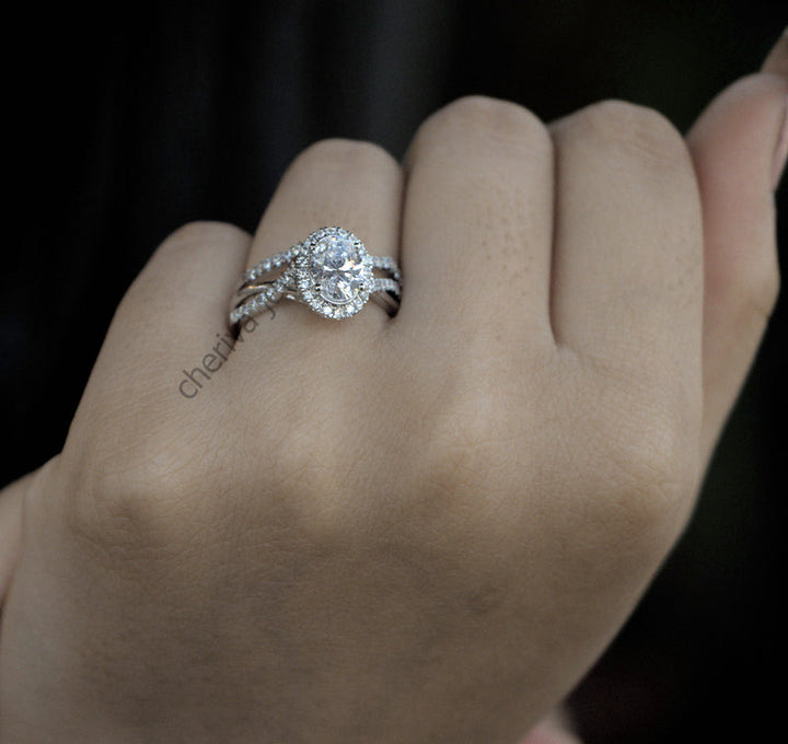 Oval Cut Lab Grown Diamond Bridal Set Engagement Ring