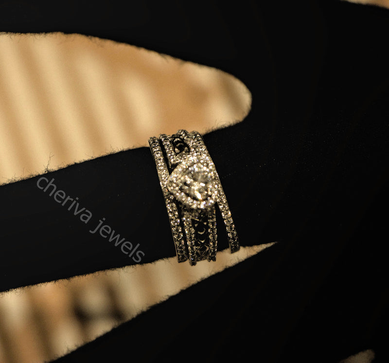 Unique Round Cut Diamond Bridal Set Rings