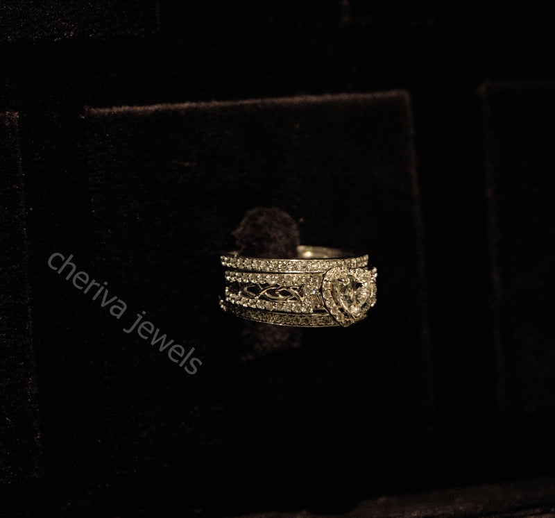 Unique Round Cut Diamond Bridal Set Rings