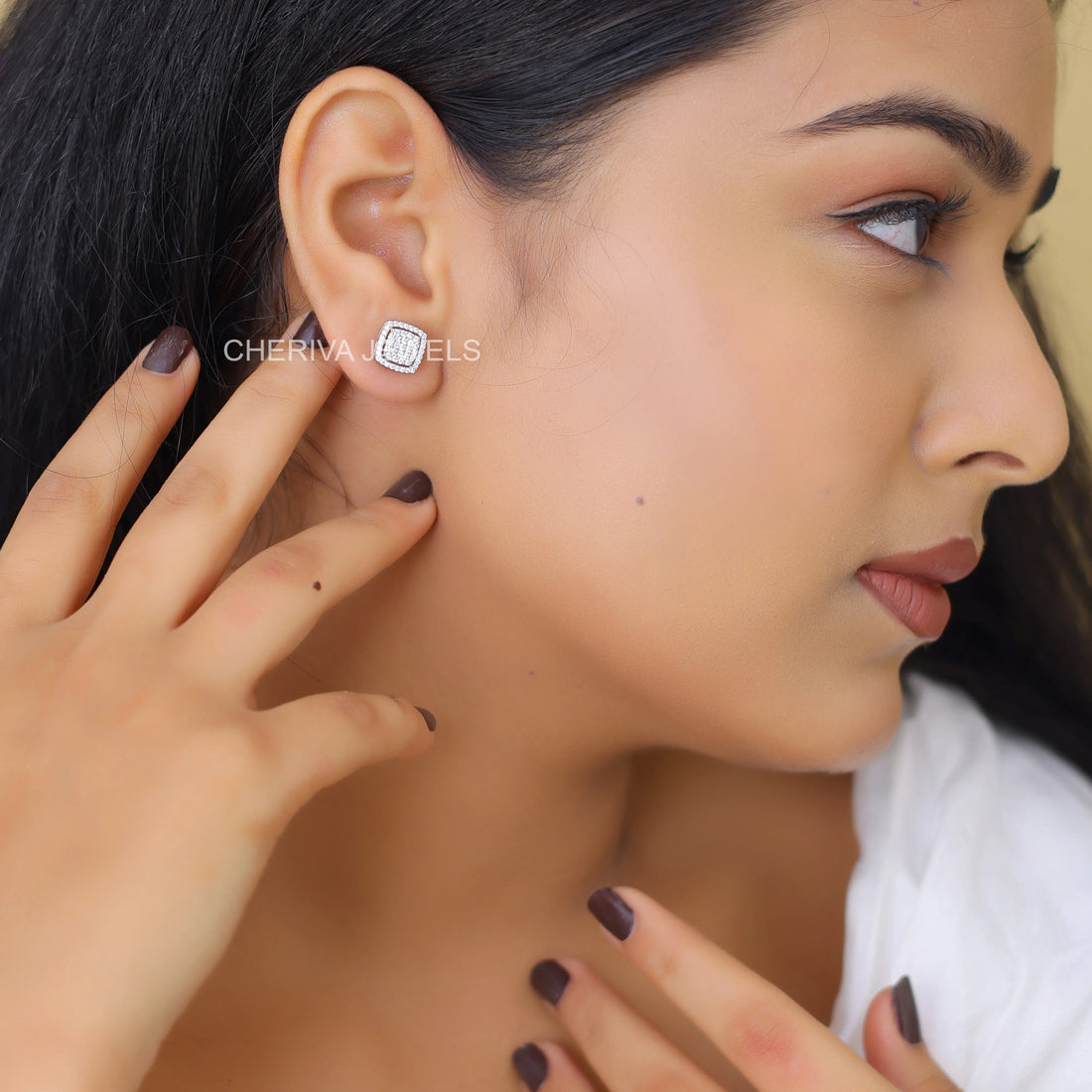 18K White Gold Round Diamond Square Stud Earrings