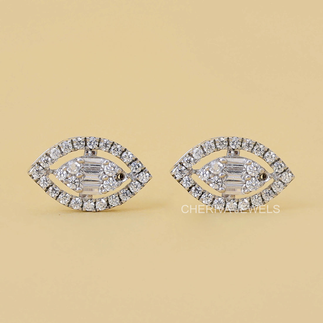 18K White Gold Round Cut Diamonds Halo Stud Earring