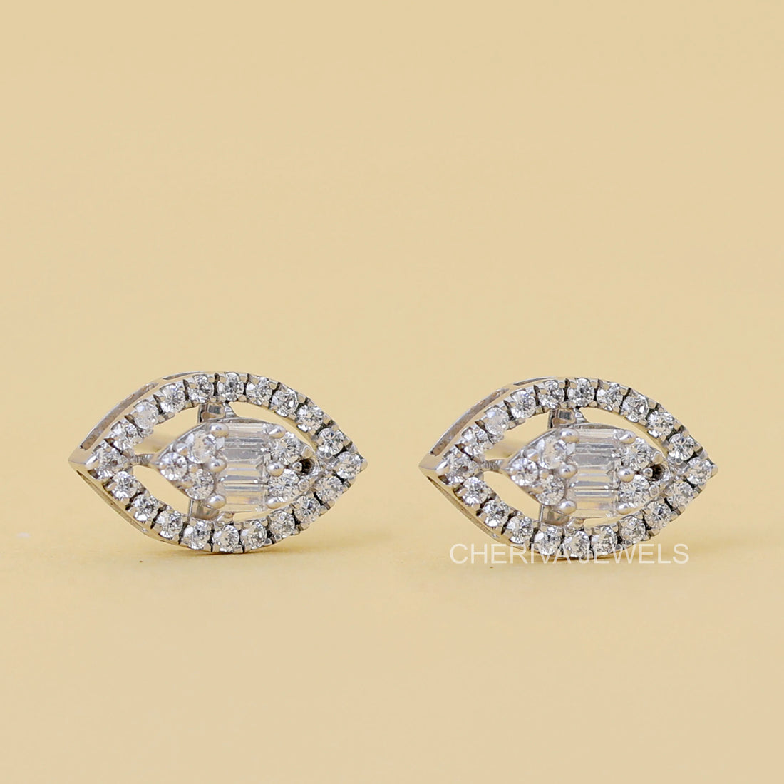 18K White Gold Round Cut Diamonds Halo Stud Earring