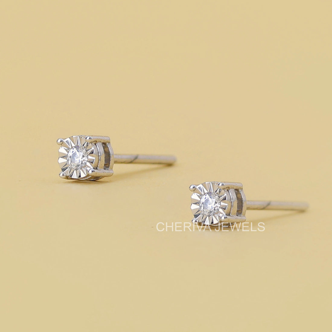4 Prong Stud Earrings in Round Cut Lab Grown Diamonds