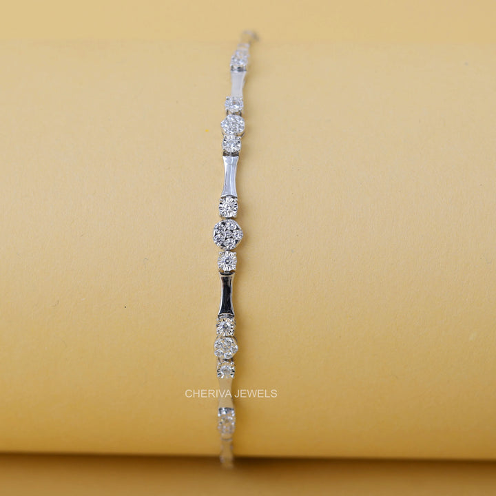 Uniqe Diamond Bracelet in 14K White Gold