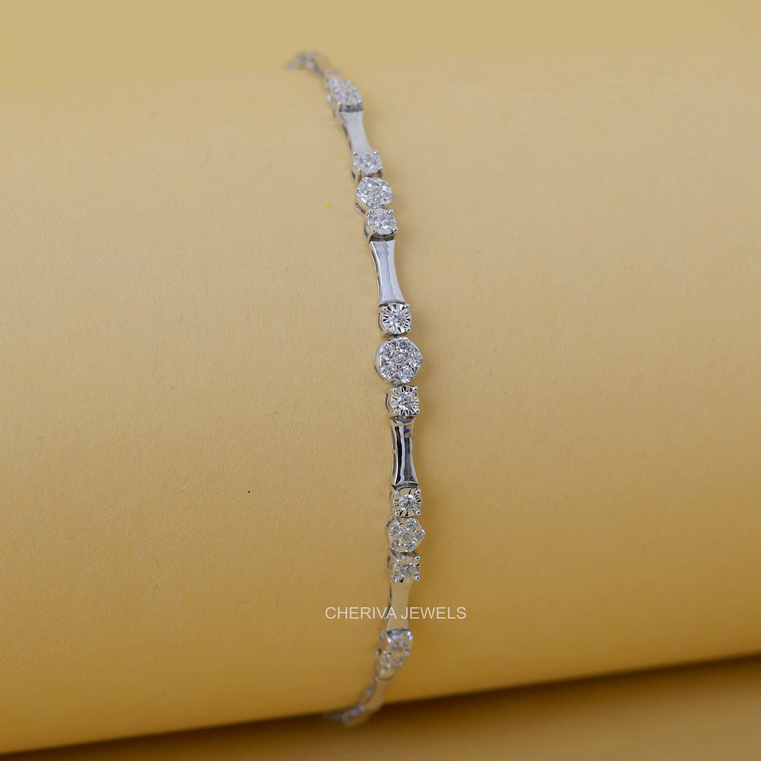 Uniqe Diamond Bracelet in 14K White Gold