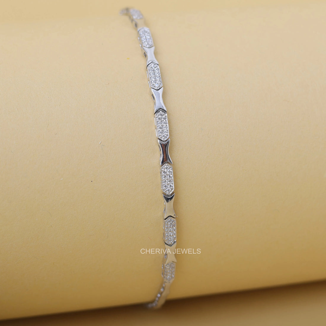 Round Cut Diamond Unique Bracelet For Women