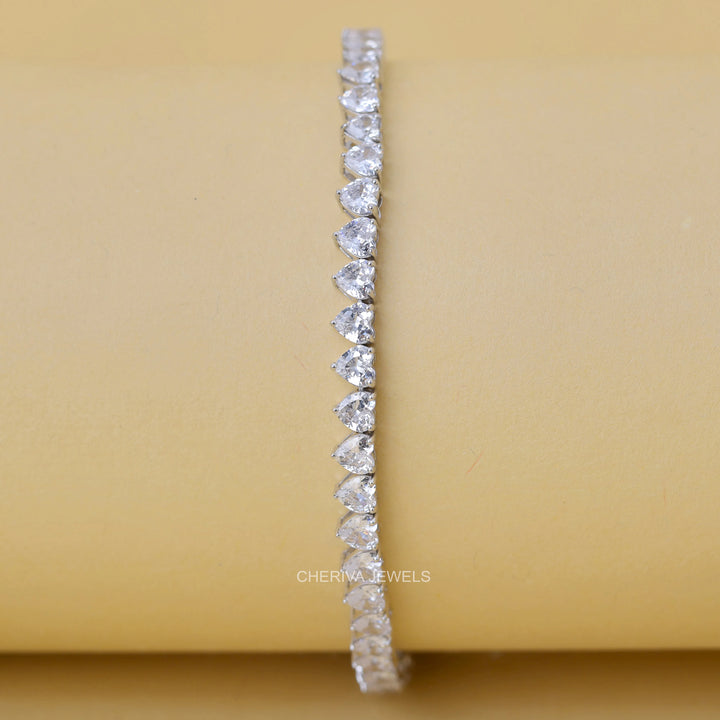 8.2 Carat Heart Shaped Diamond Bracelet