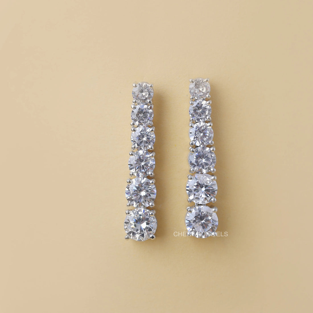 Unique Round Cut Lab Grown Diamond Earring