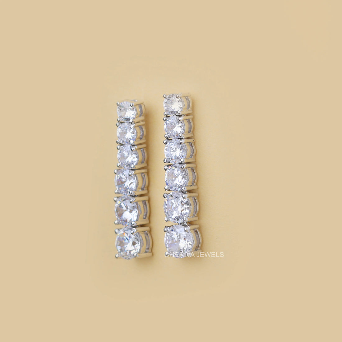Unique Round Cut Lab Grown Diamond Earring