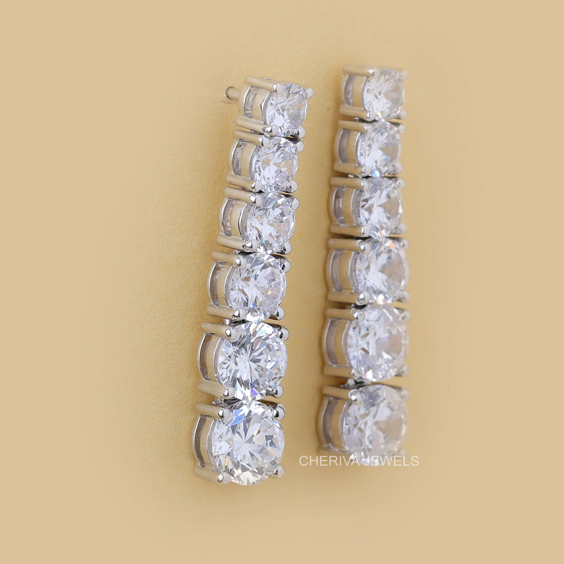 Unique Round Cut Lab Grown Diamond Earring